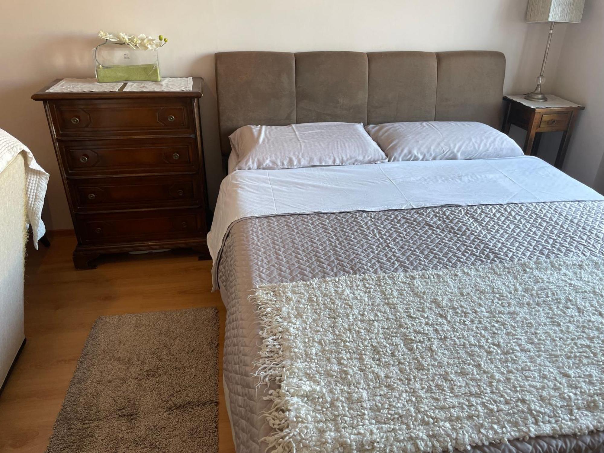 Apartment On Akademika Lazarenka 48A ลวีฟ ภายนอก รูปภาพ